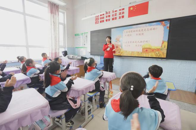 中欧体育官网包头市昆都仑区友谊大街第一小学民族团结进步创建工作成绩显著(图6)